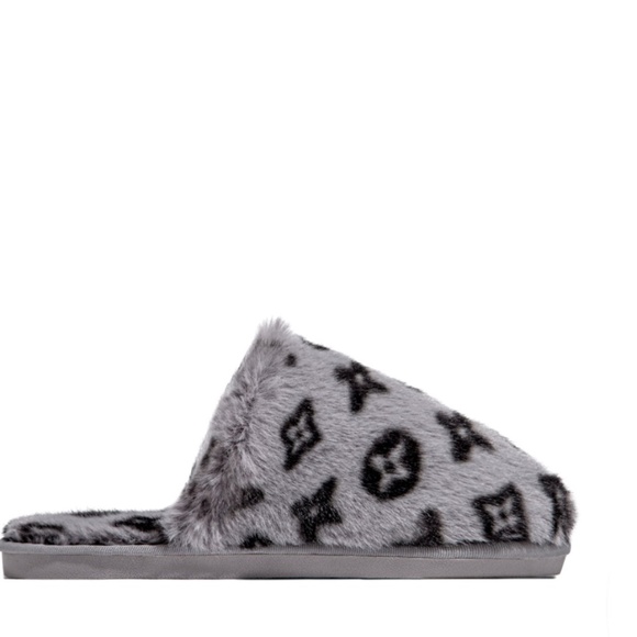 Gray Faux fur Slippers - Picture 3 of 3